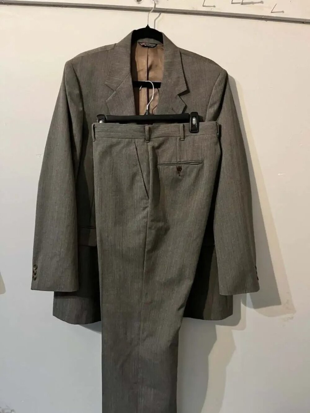 Hardwick Clothes Two-Piece Men's Suit 007-0013